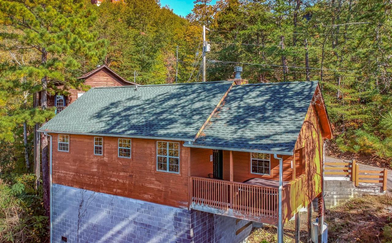 Ladybug Romantic With Mountain Views, Game Room, Close To Dollywood Holiday home Sevierville